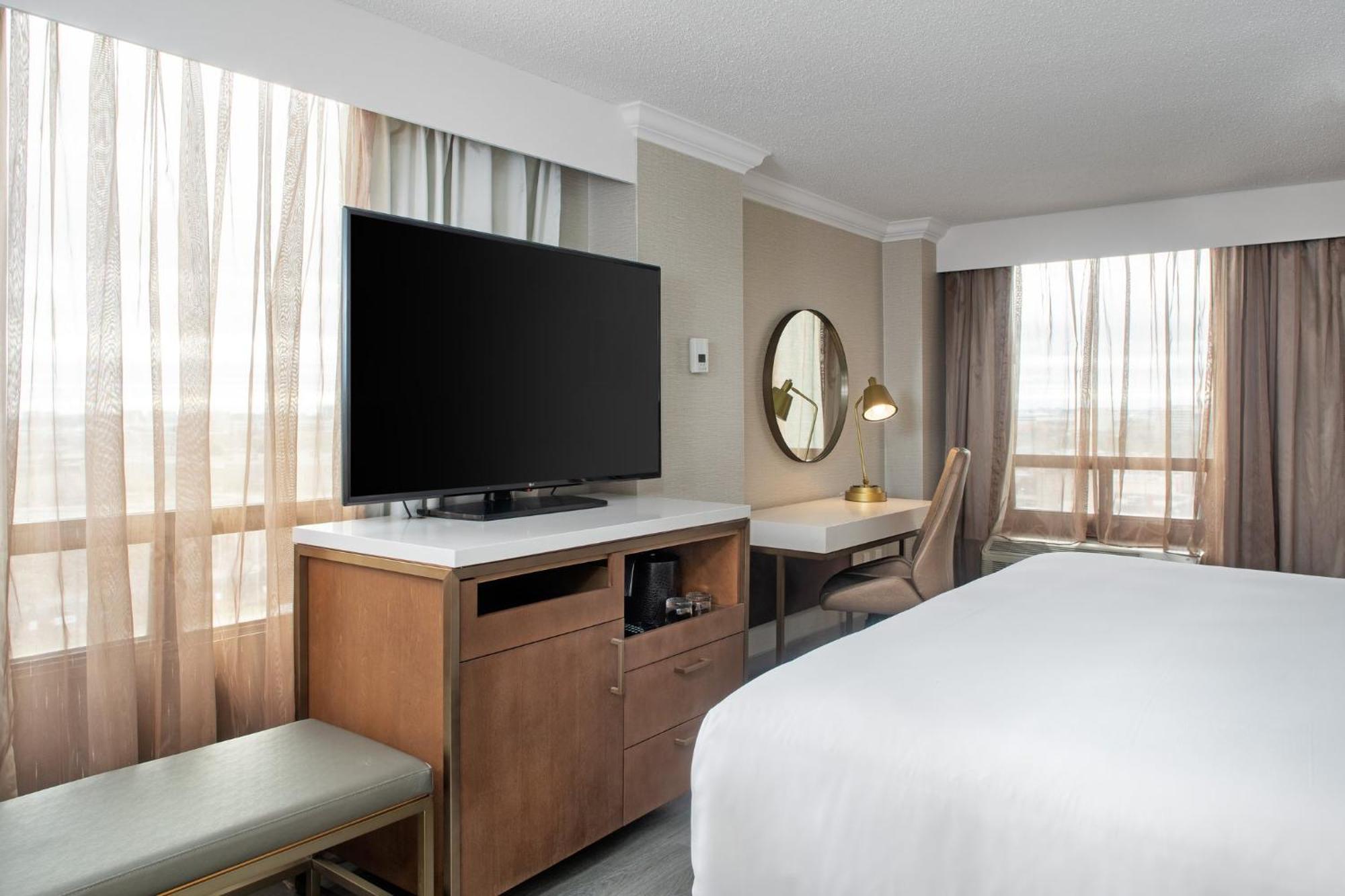 Crowne Plaza Toronto Airport By Ihg Hotel Exterior foto