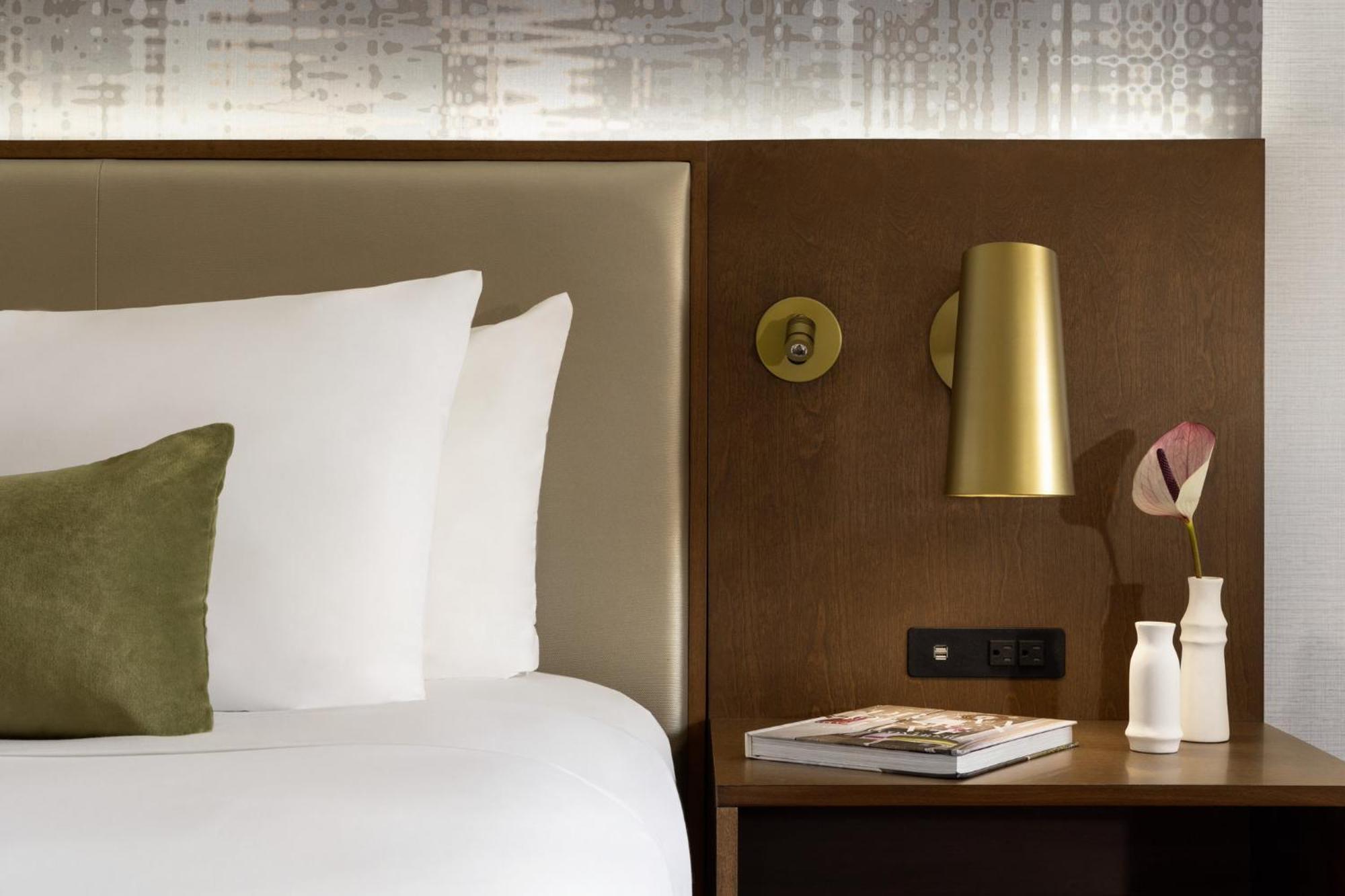Crowne Plaza Toronto Airport By Ihg Hotel Exterior foto
