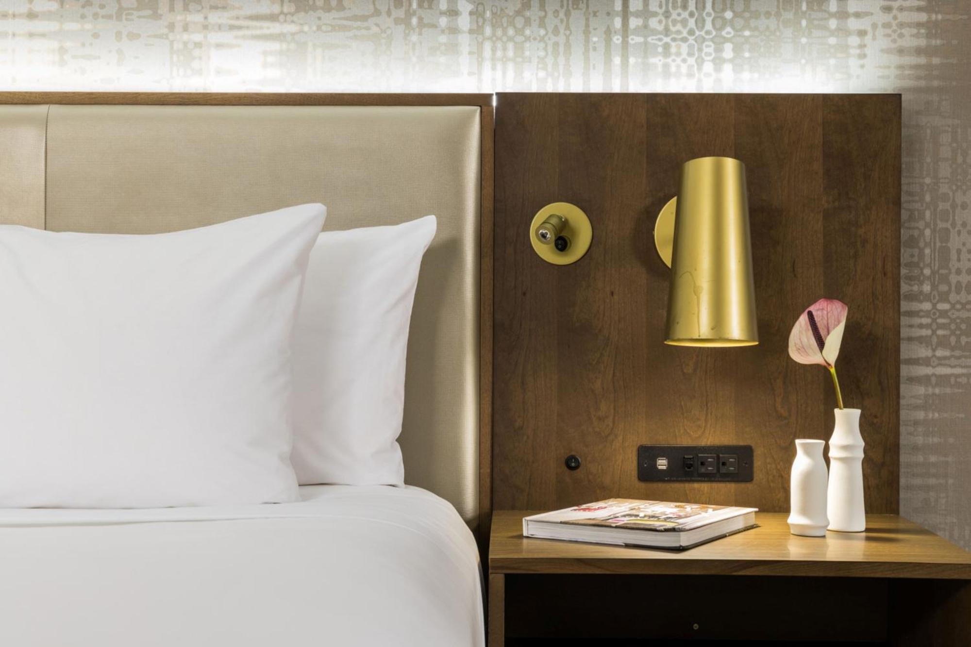 Crowne Plaza Toronto Airport By Ihg Hotel Exterior foto