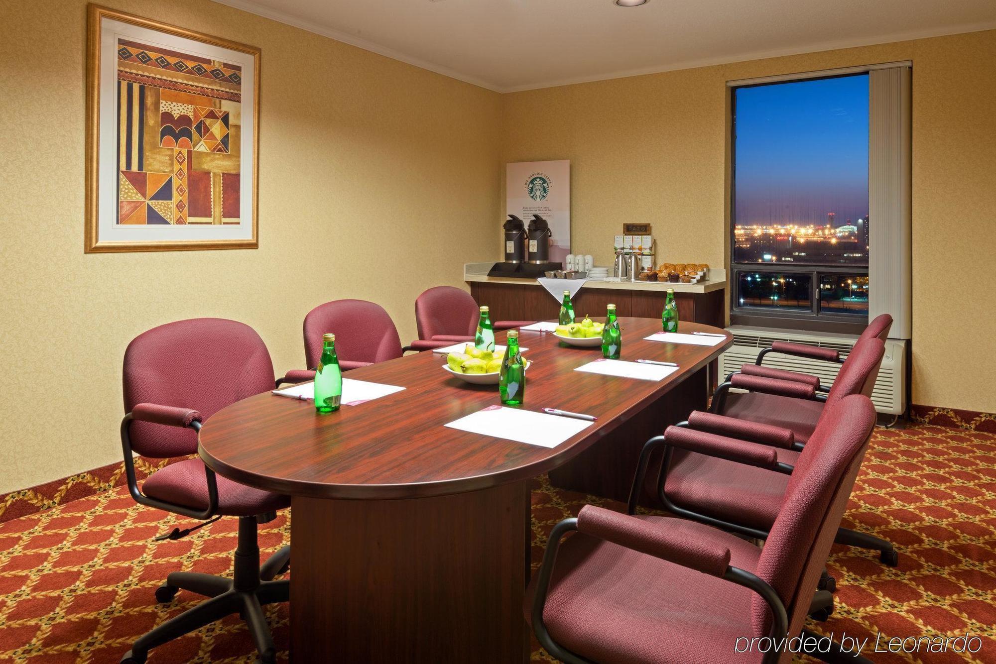 Crowne Plaza Toronto Airport By Ihg Hotel Exterior foto